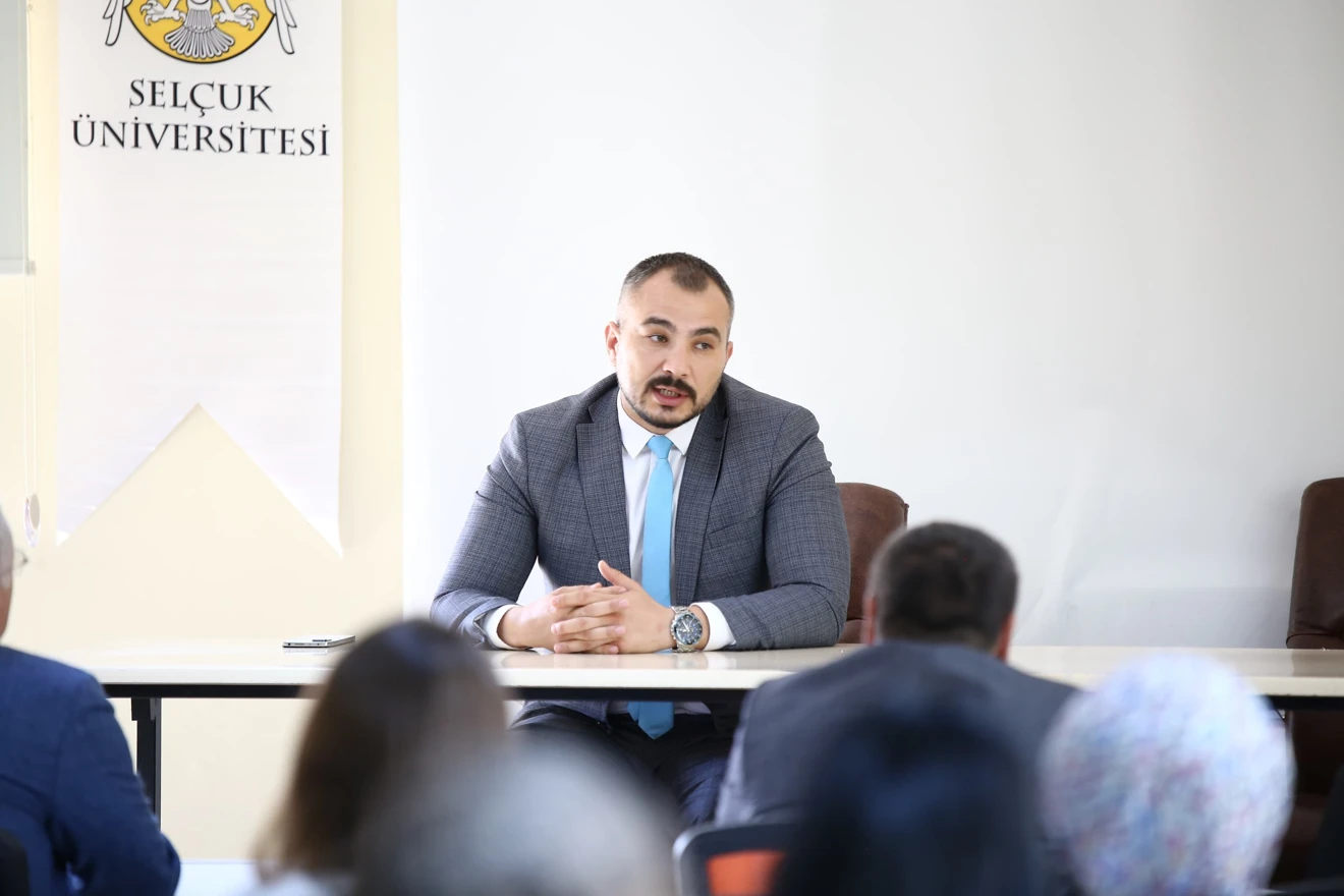 Sentetik Enformasyon Çağında Kitap ve Kütüphane